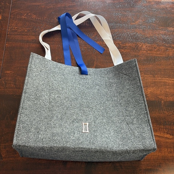 Kit and Ace Large Felt Shopper Tote Grey - Picture 3 of 13
